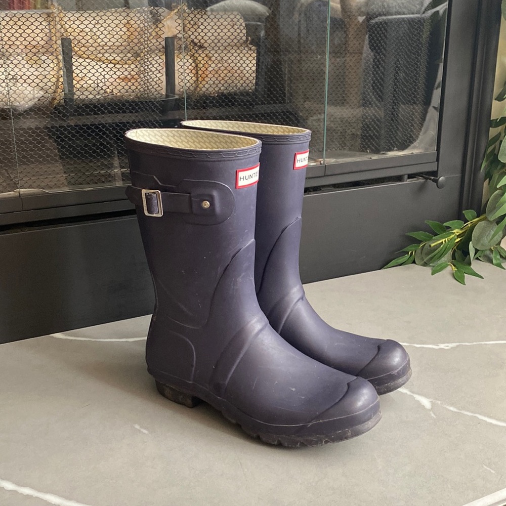 Original Short Hunter Rain Boots, aubergine, size 9